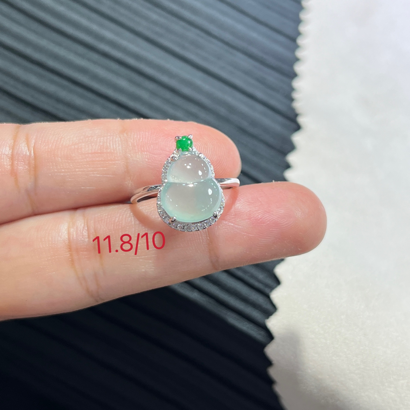 Myanmar Jade Silver-Set Gourd Ring