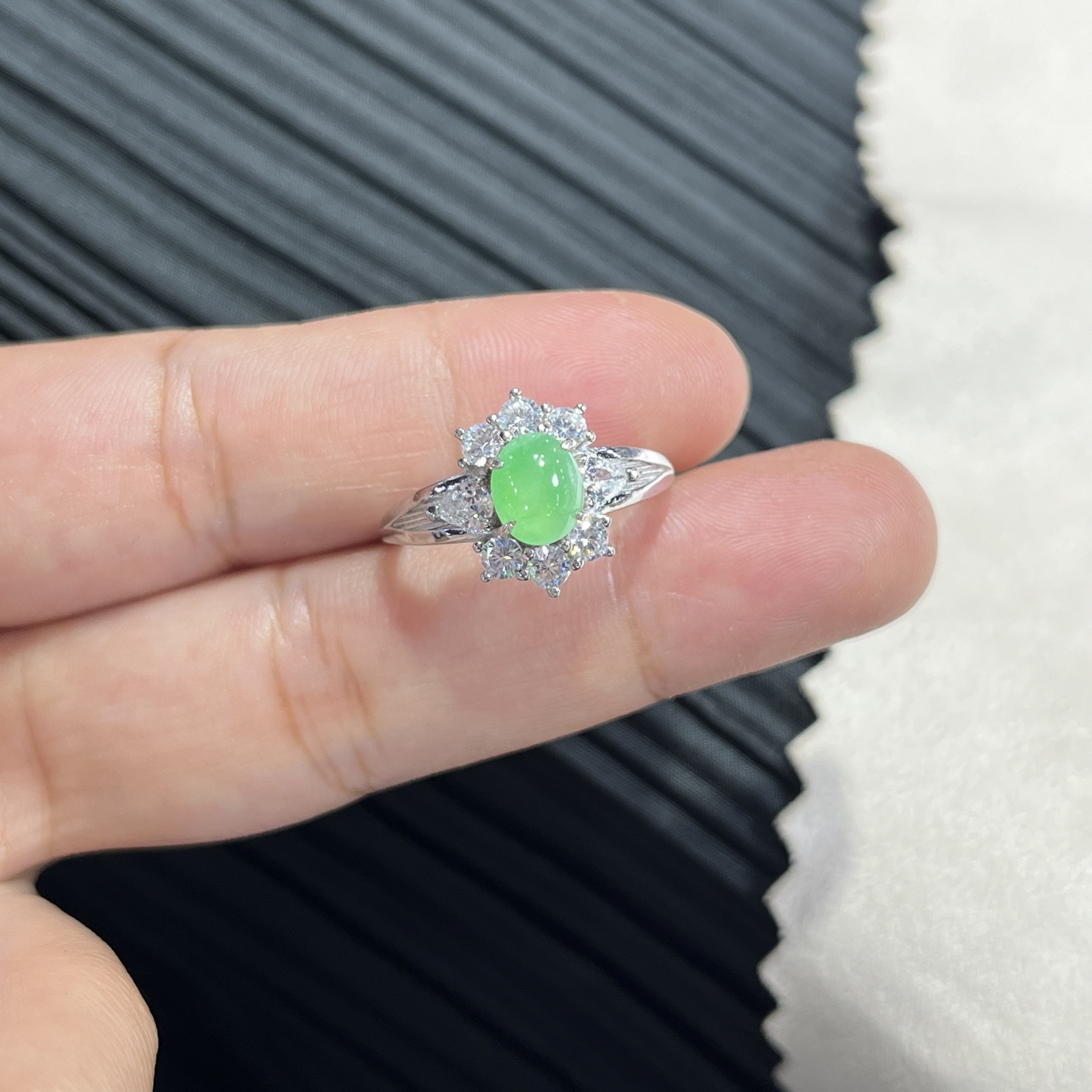 Myanmar Jade Silver-Set Fruit Green Ring 2