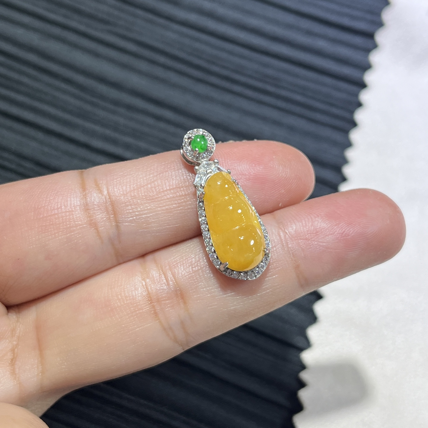 Myanmar Jade Silver-Set Yellow Jade Bean Pendant 3