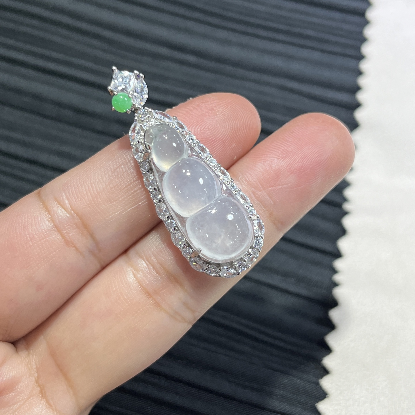 Myanmar Jade Silver-Set Ice Bean Pendant 2