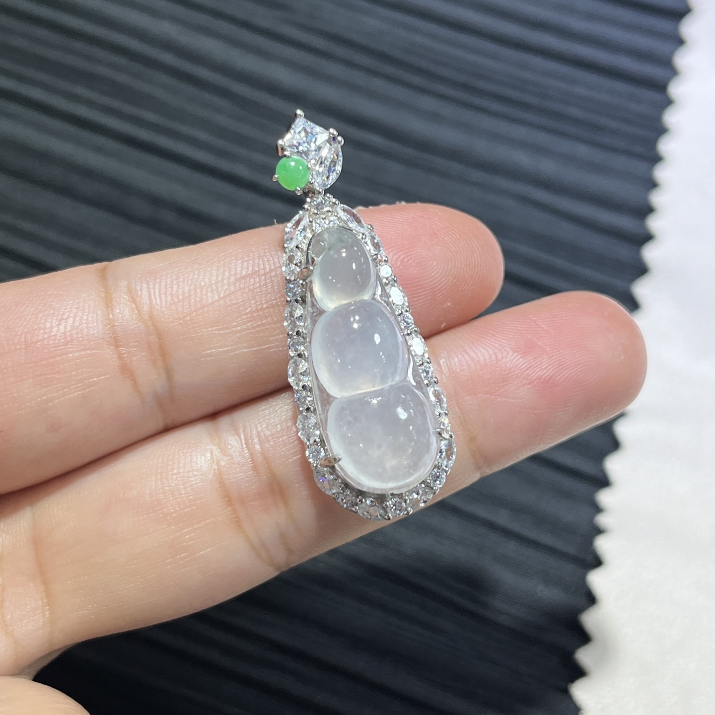 Myanmar Jade Silver-Set Ice Bean Pendant 3