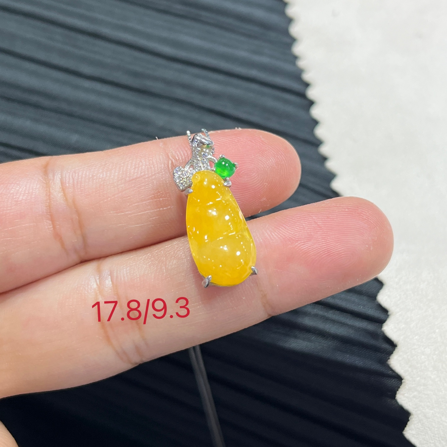 Myanmar Jade Silver-Set Yellow Fei Bean Pendant