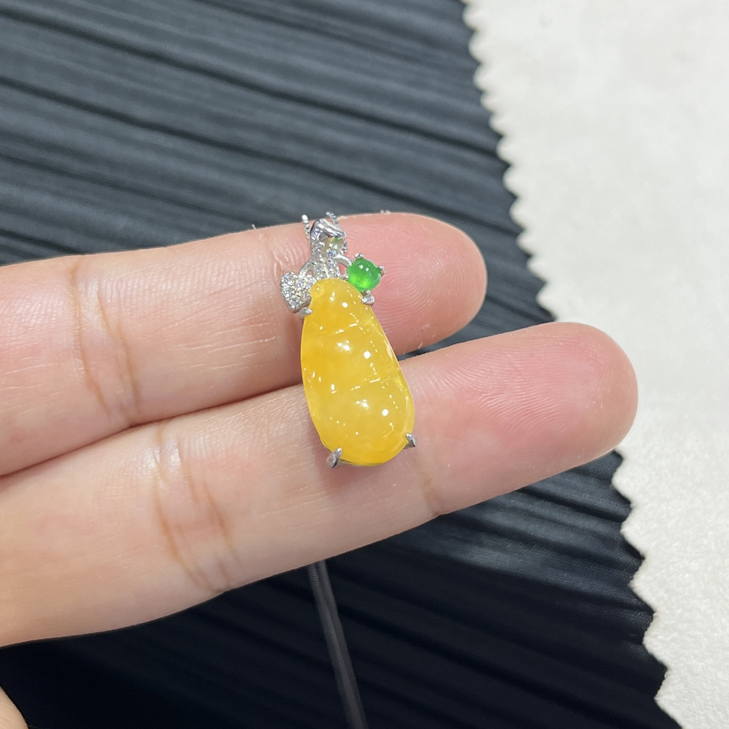 Myanmar Jade Silver-Set Yellow Jade Bean Pendant 2