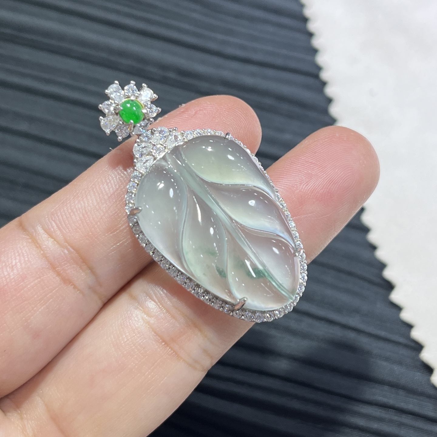 Myanmar Jade Silver-Set Ice-Glazed Leaf Pendant 5