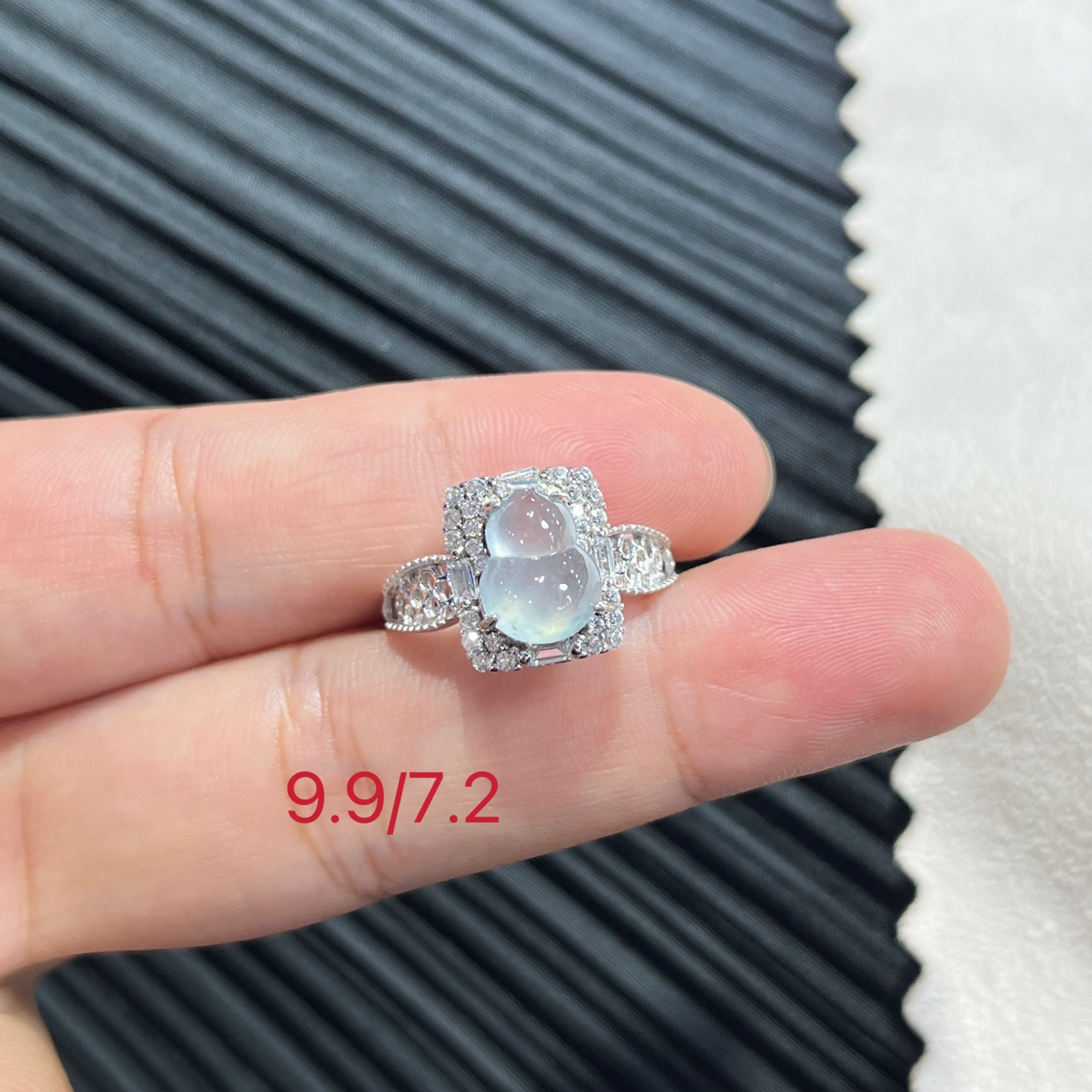 Myanmar Jade Silver-Set Gourd Ring