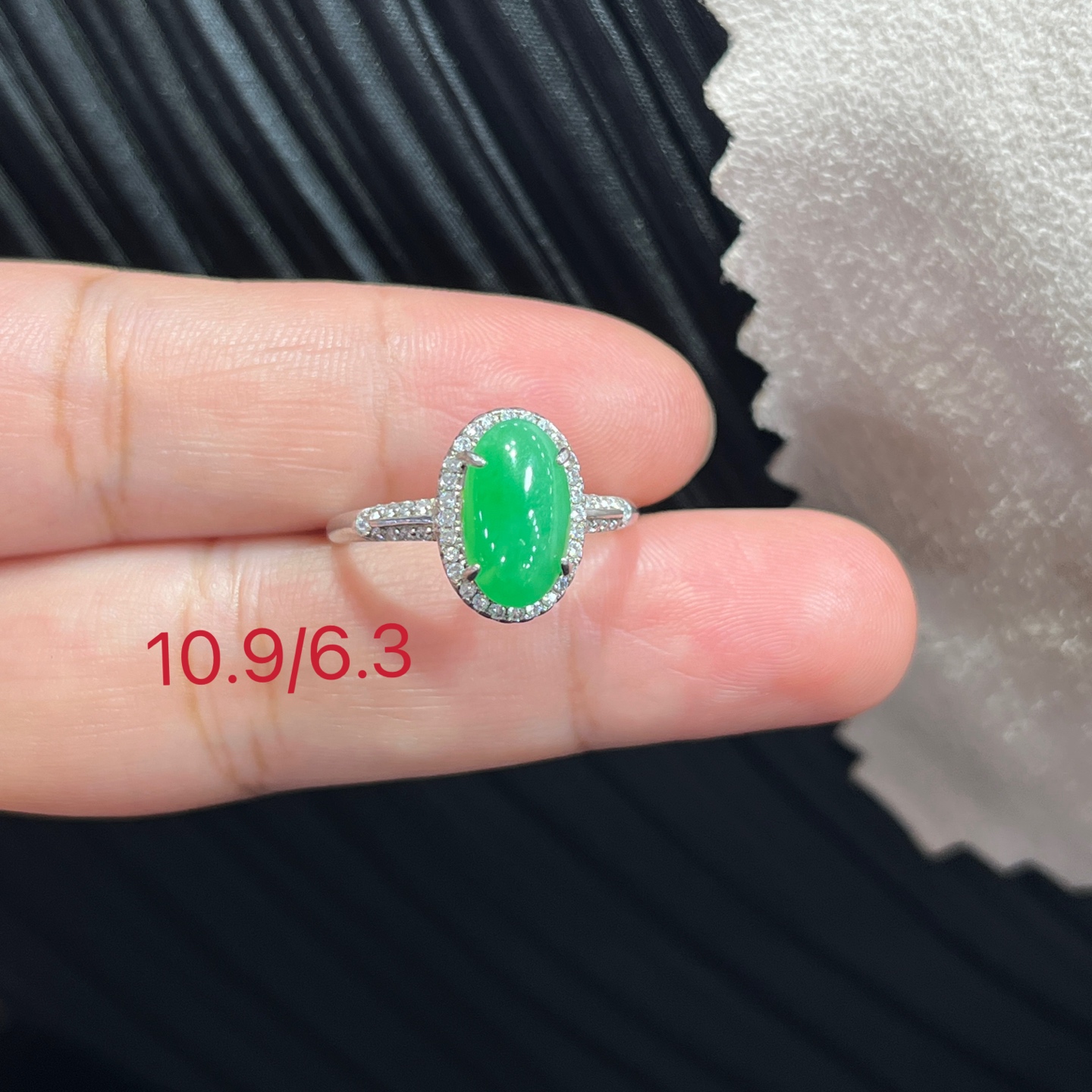 Myanmar Jade Silver-Set Green Ring