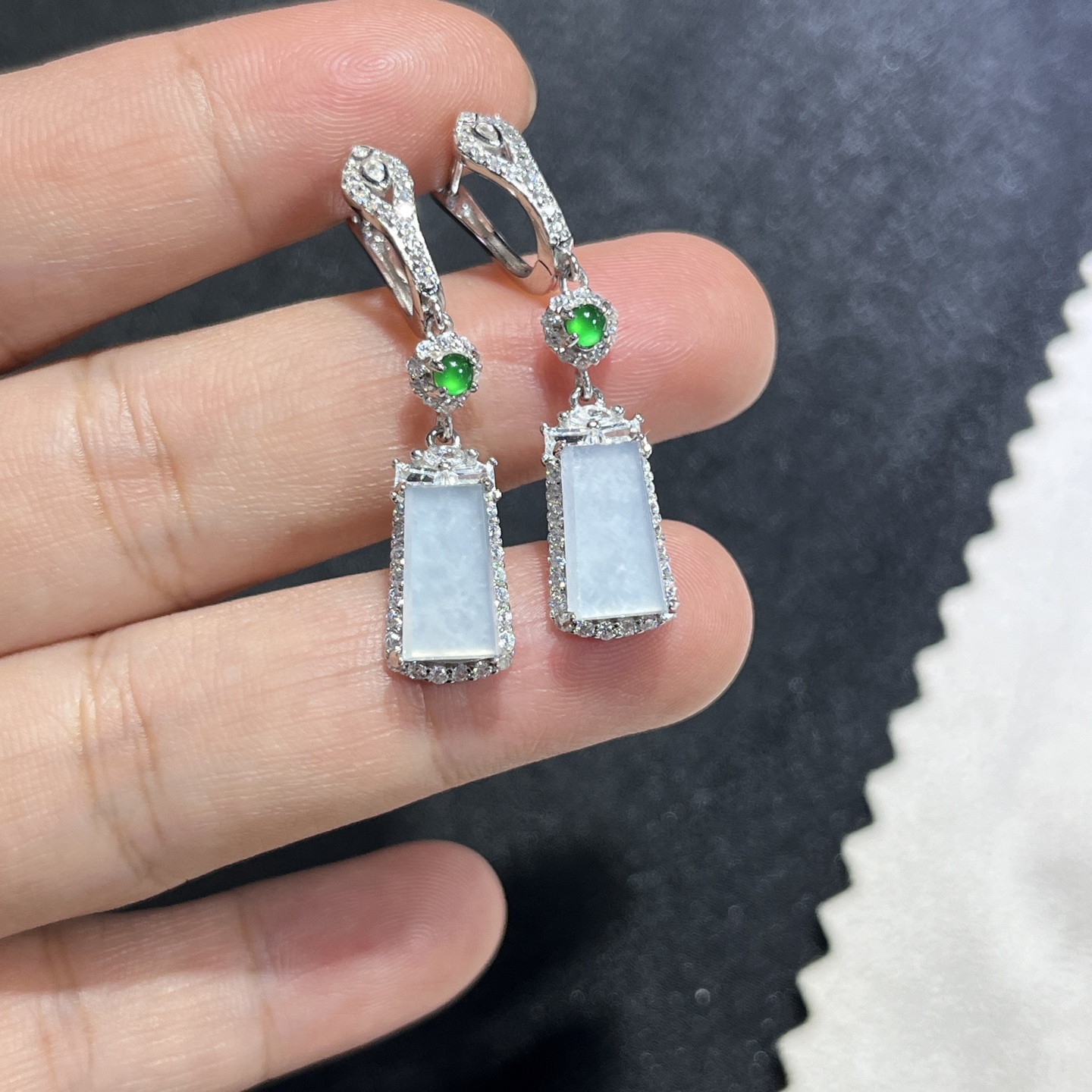 缅甸翡翠银镶耳包