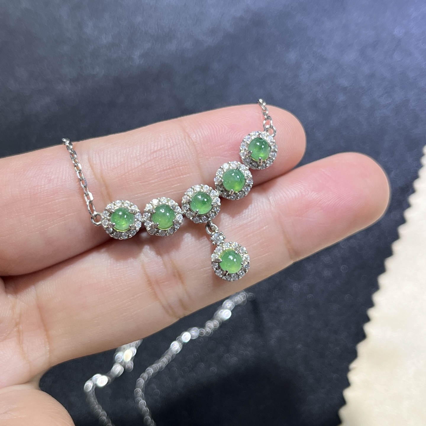 Myanmar Jade Silver-Inlaid Elegant Choker 3