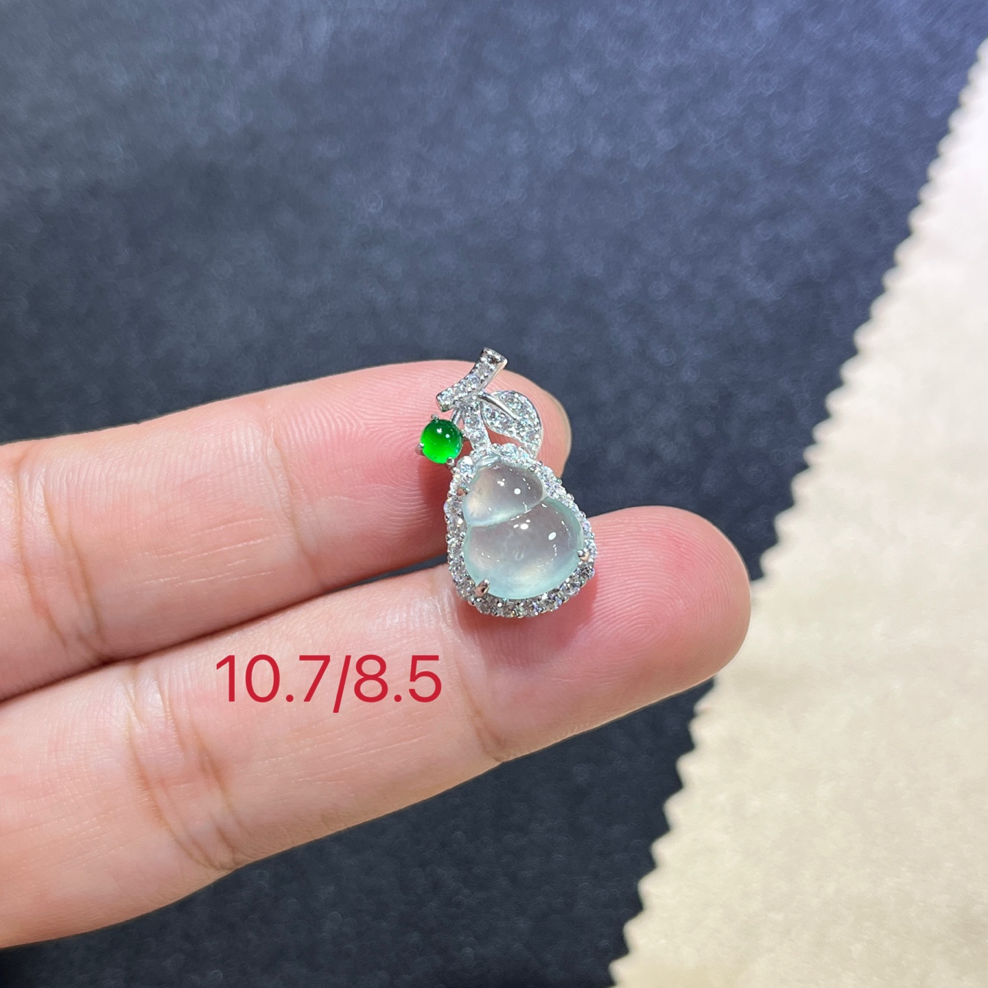 Myanmar Jade Silver-Plated Ice Gourd Pendant