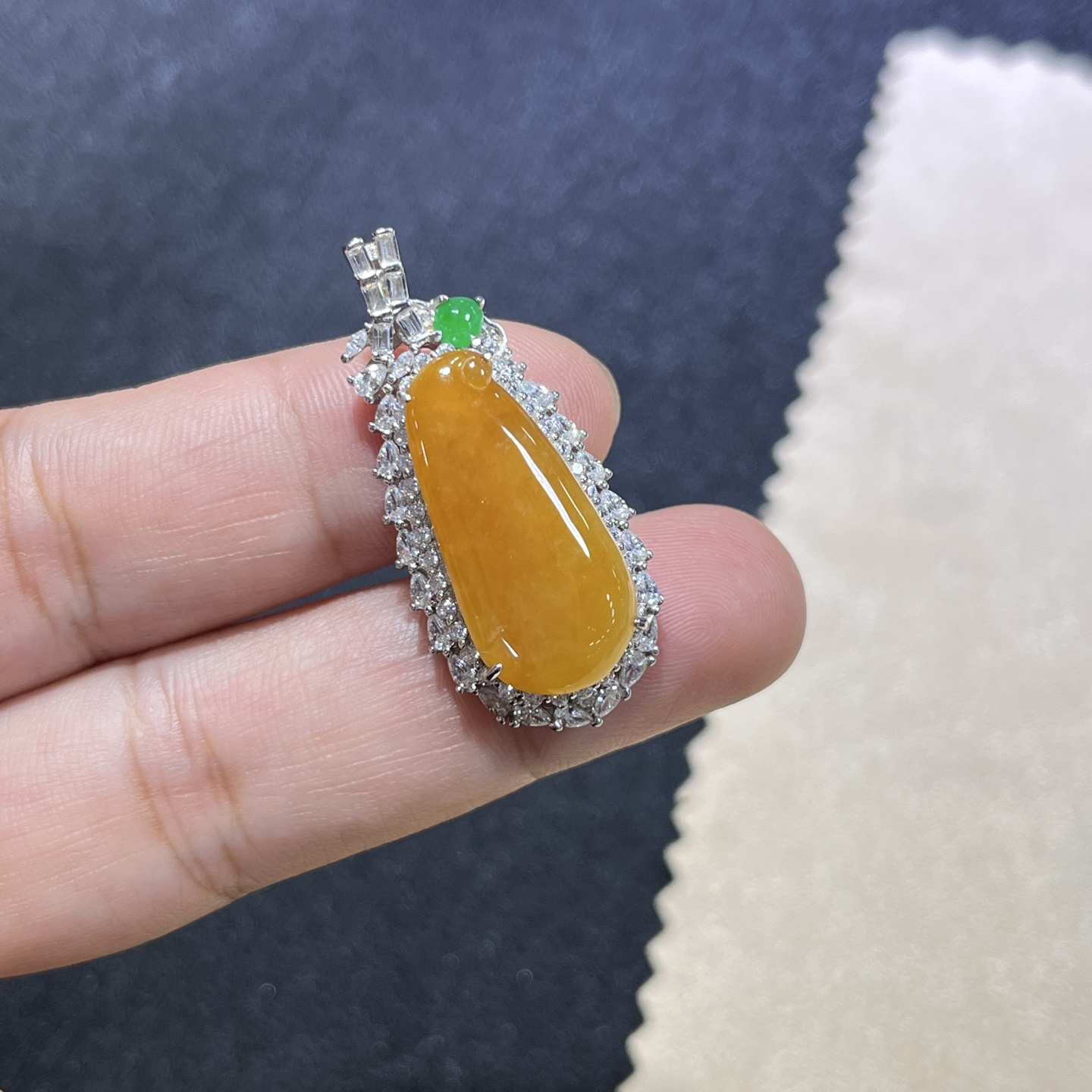 Myanmar Jade Silver-Set Yellow Jade Fortune Gourd Pendant 3