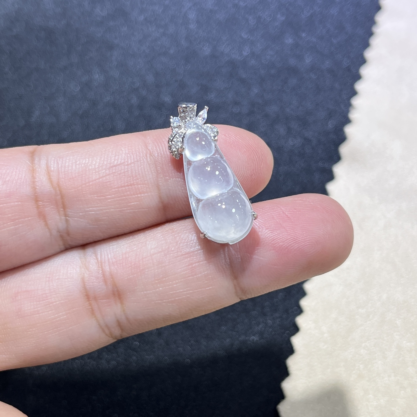 Myanmar Jade Silver-Set Bean Pendant 2