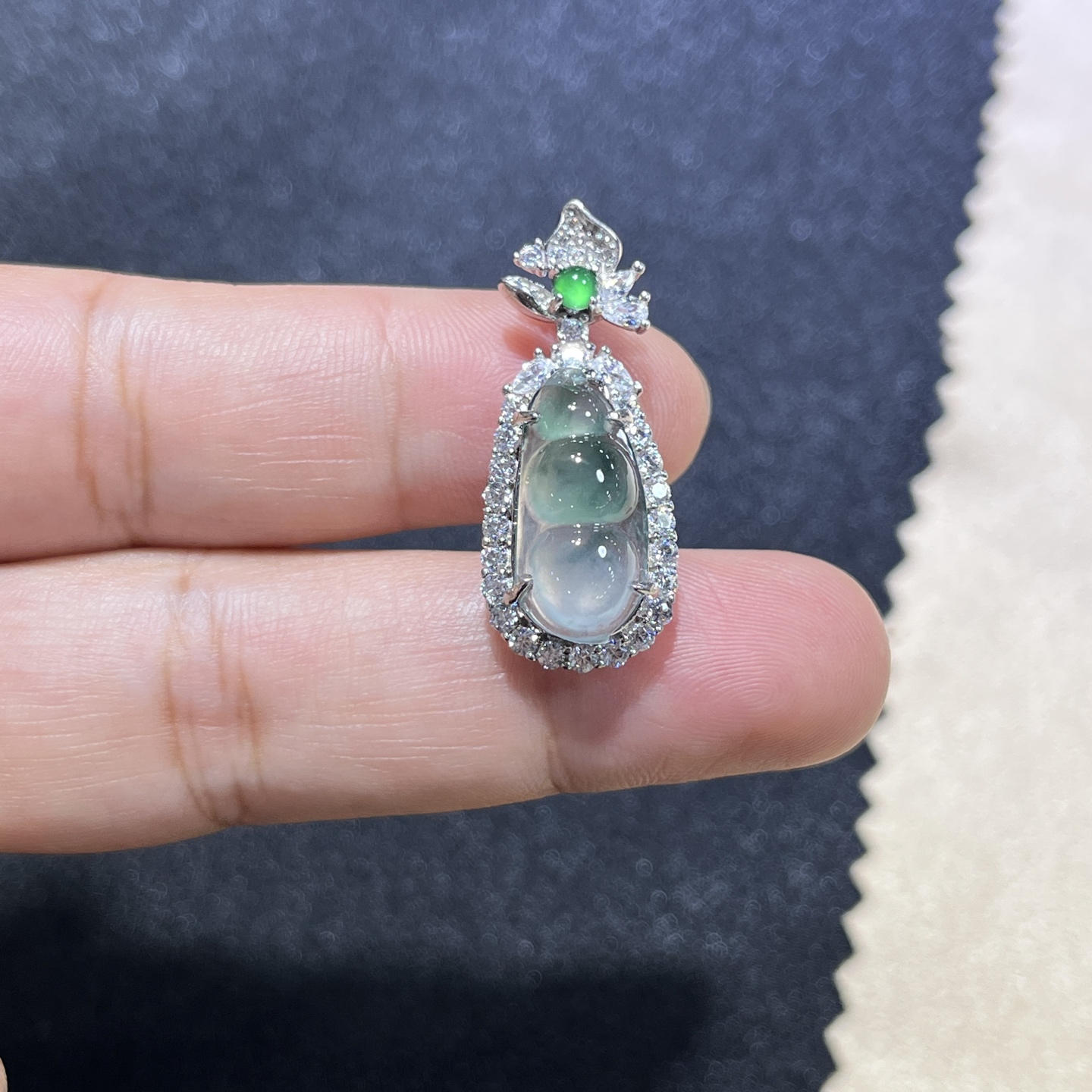 Myanmar Jade Silver-Set Ice Bean Pendant 2