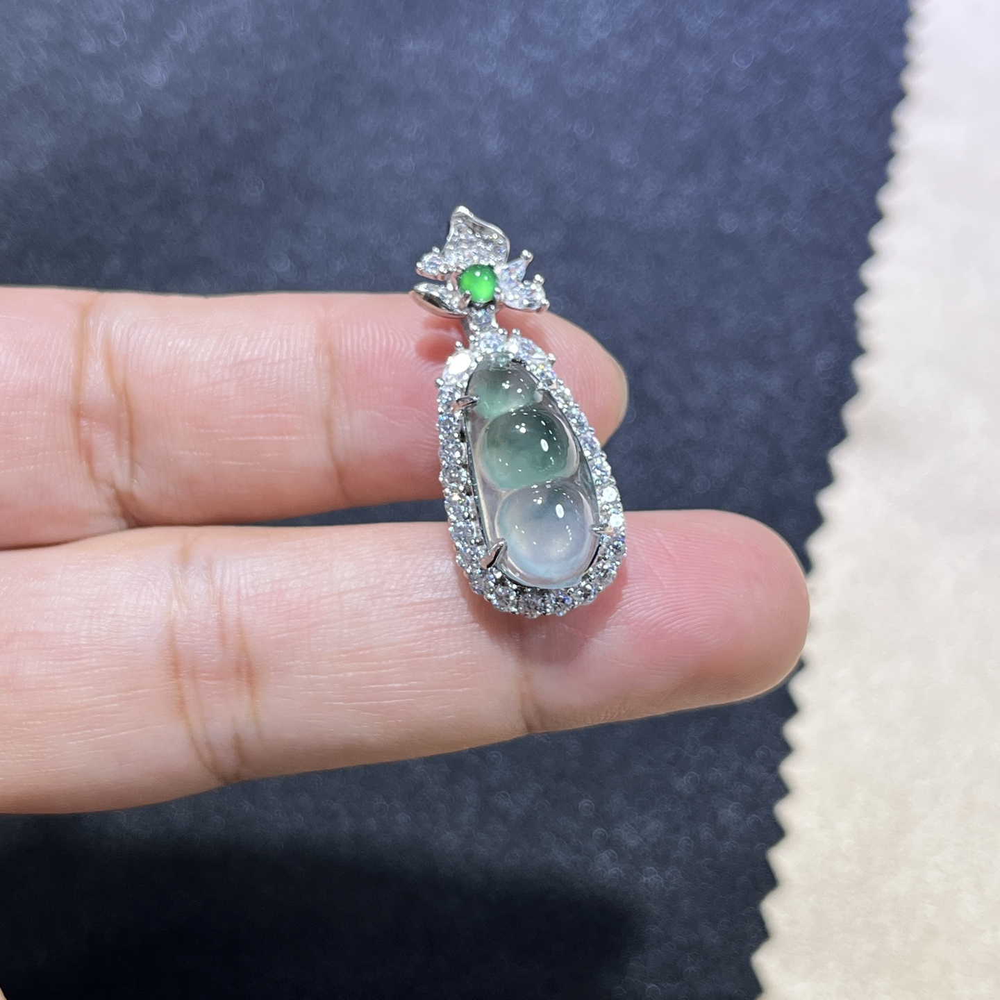 Myanmar Jade Silver-Set Ice Bean Pendant 3