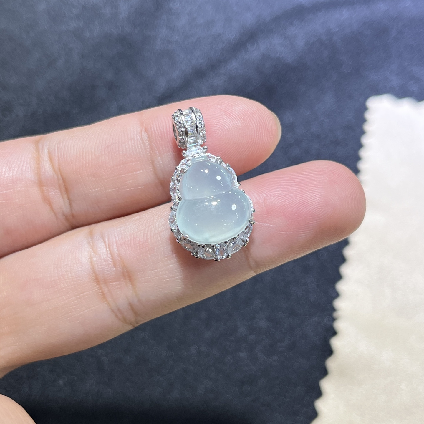 Myanmar Jade Silver-Plated Gourd Pendant 3