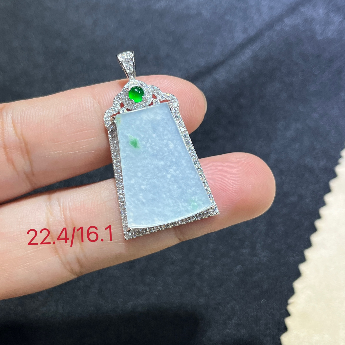 缅甸翡翠银镶无事牌挂件