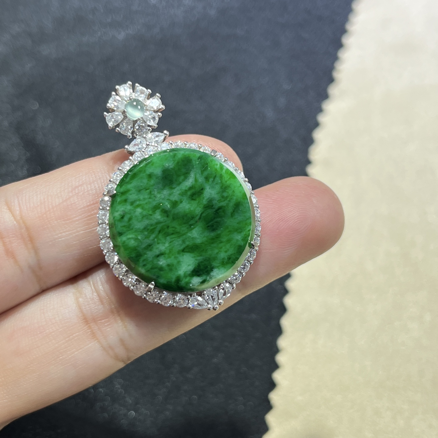 Myanmar Jade Silver-Set Blue-and-White Round Pendant 3