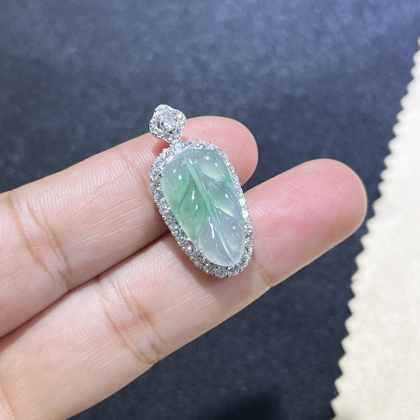 Myanmar Jade Silver-Plated Ice Leaf Pendant 3