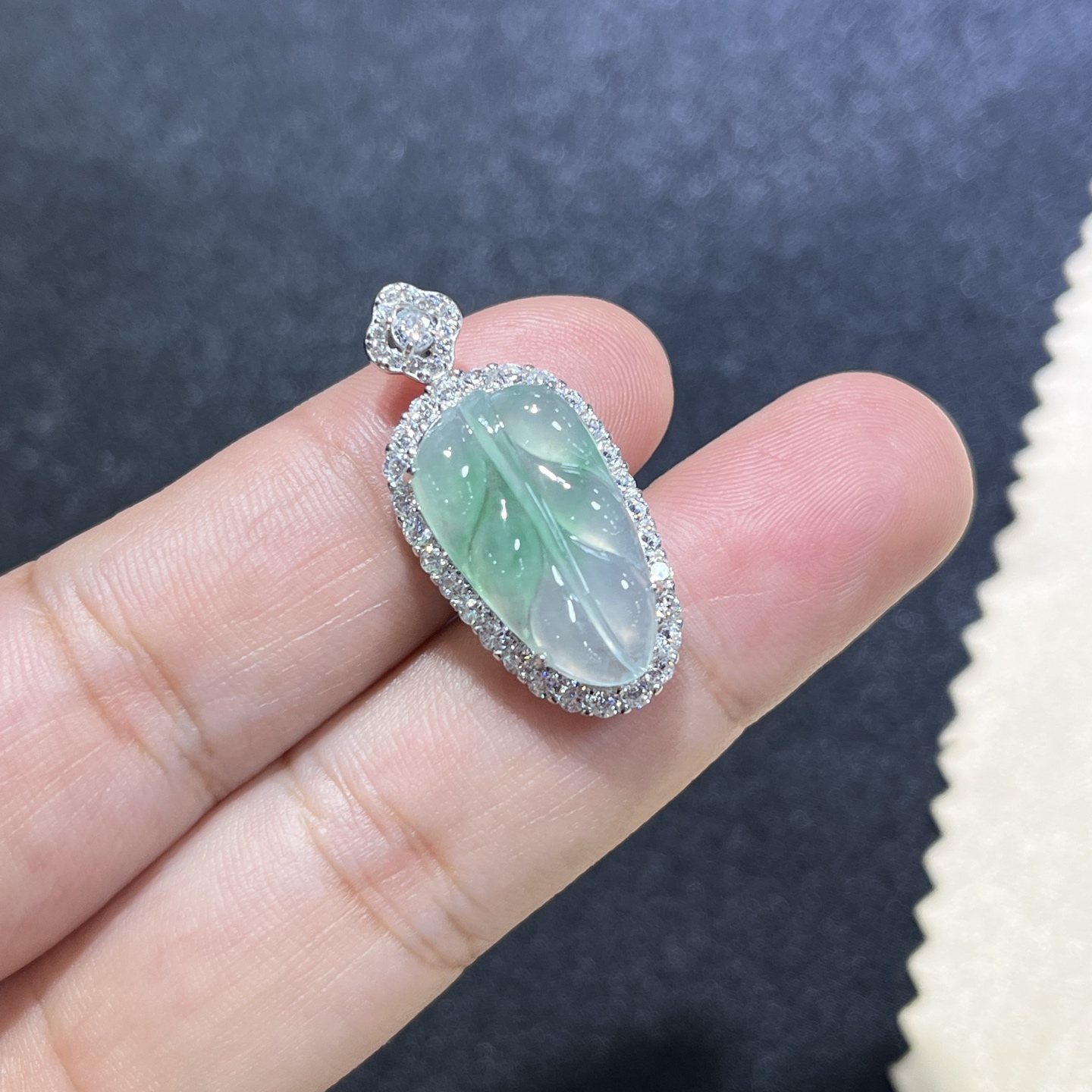 Myanmar Jade Silver-Plated Ice Leaf Pendant 2