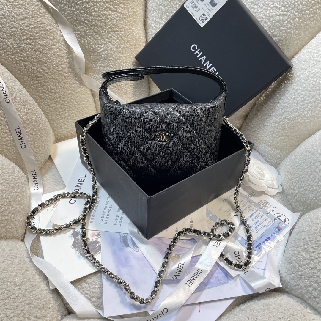 Sac à main Chanel AS4386 en cuir grainé noir avec chaîne