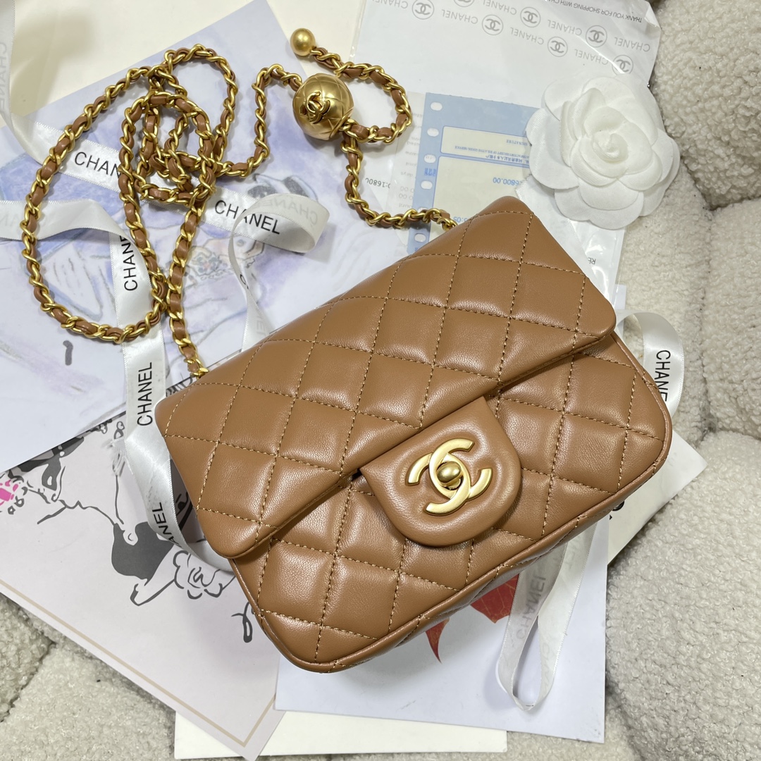 Chanel Style Shoulder Bag style reference detail image 5 from source 776581