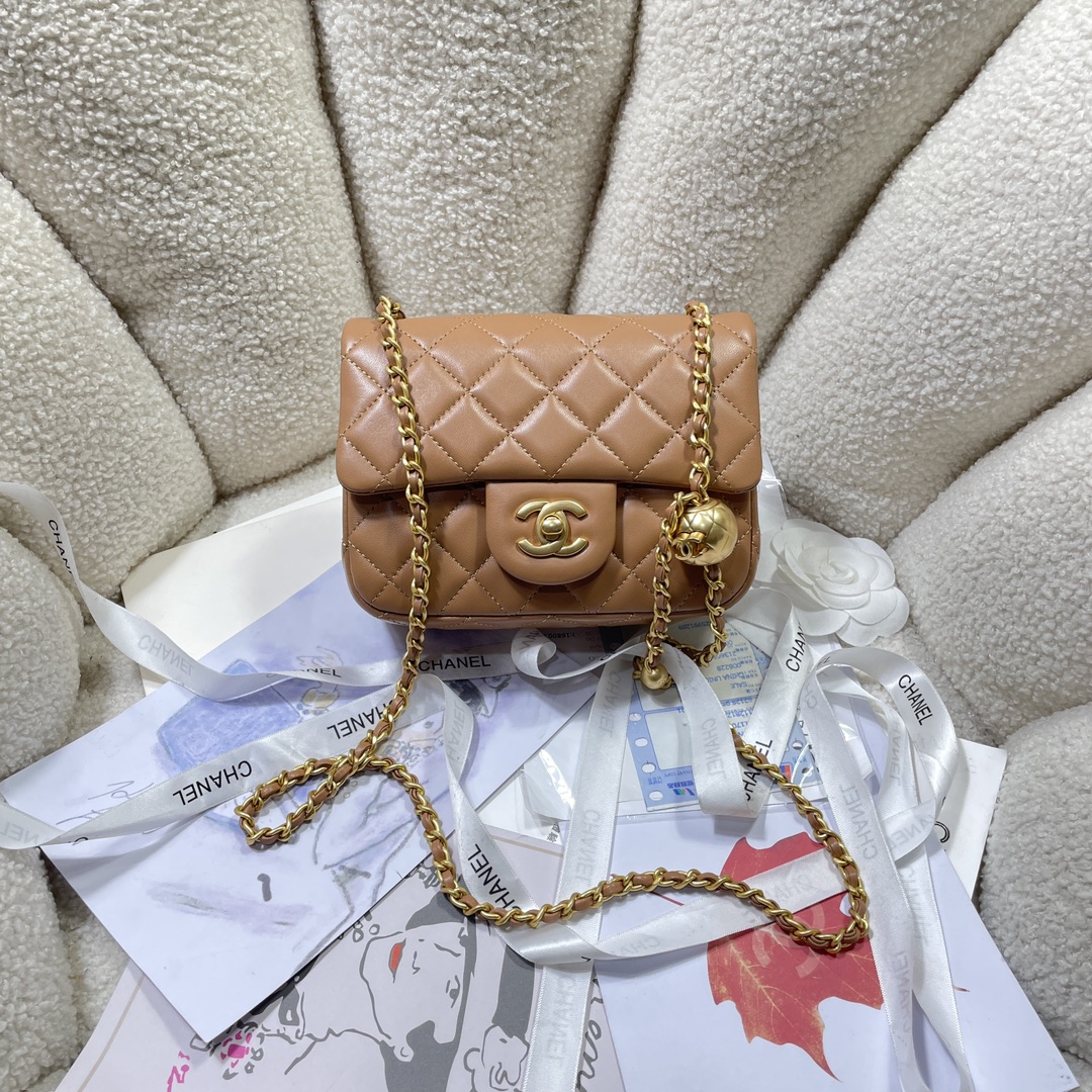 Chanel Style Shoulder Bag style reference detail image 1 from source 776581