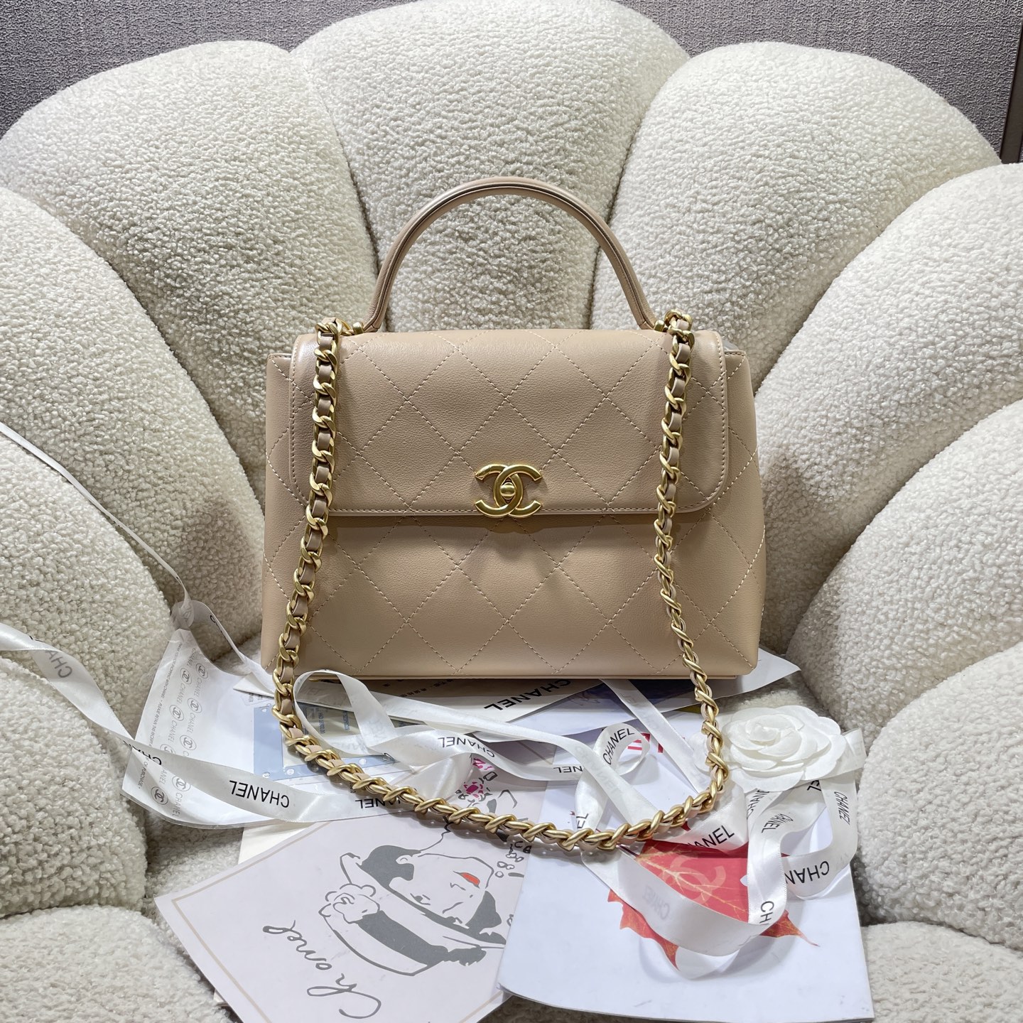 Nuevo modelo en stock: 5467 "Tamaño pequeño 28 cm" OHANEL 🚩🚩🚩¡El bolso con solapa para documentos en oro negro 25S e…