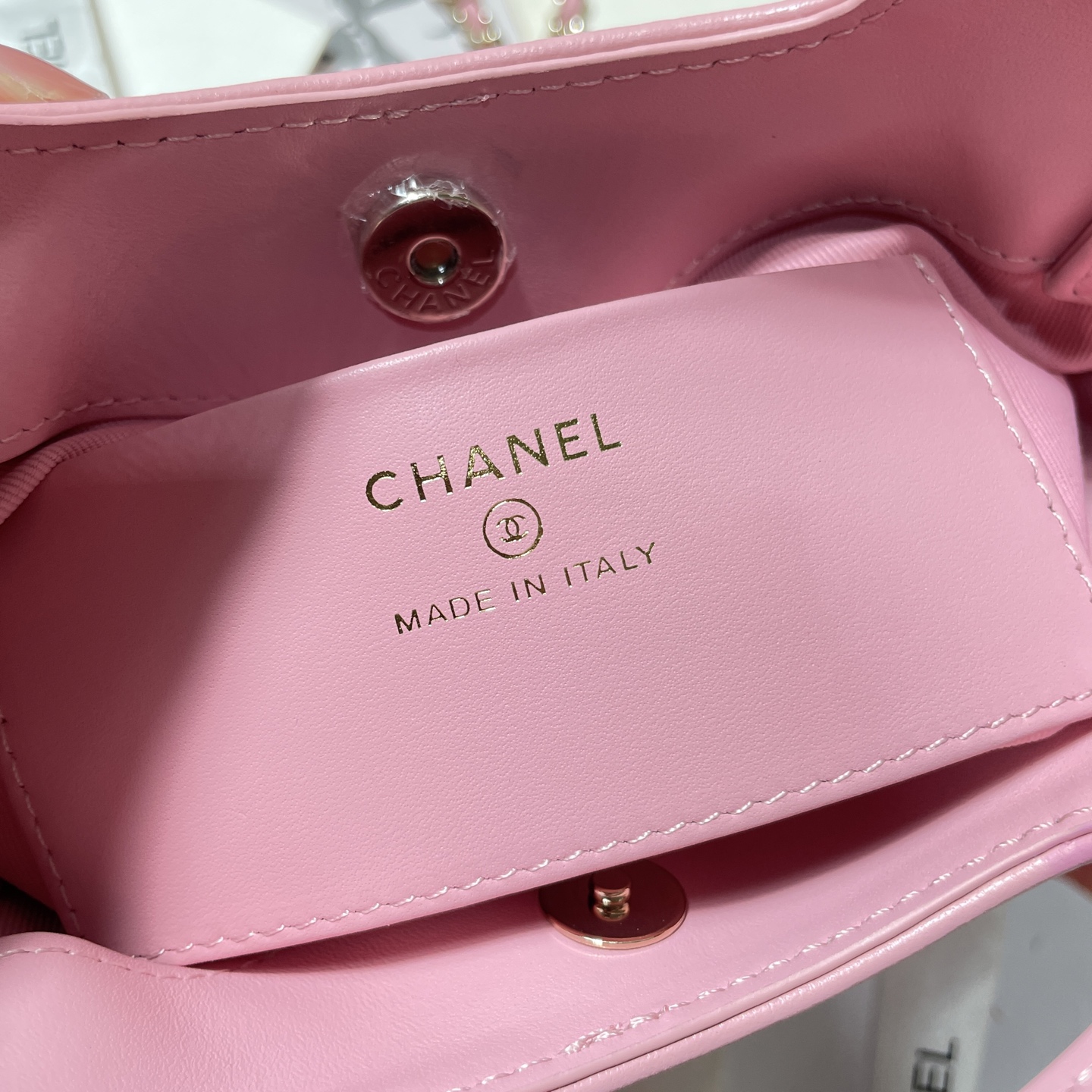 Chanel Style Bag style reference detail image 9 from source 785908