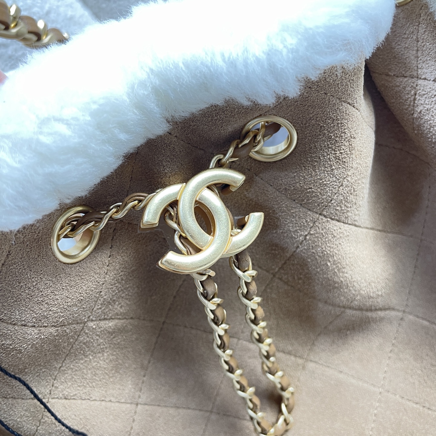 Chanel Style Leather Tote Bag style reference detail image 5 from source 785914