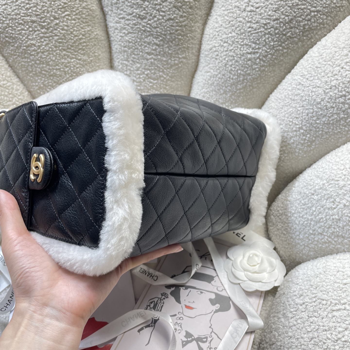 Chanel Style Leather Tote Bag style reference detail image 4 from source 785899