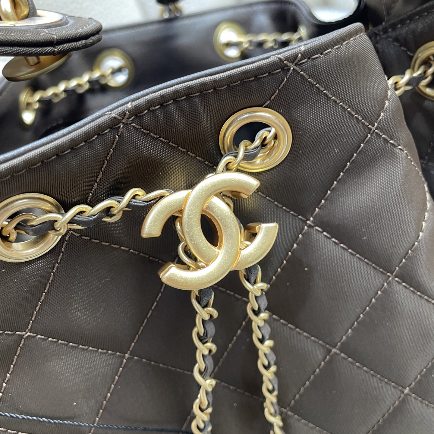 Chanel Style Leather Tote Bag style reference detail image 5 from source 785907