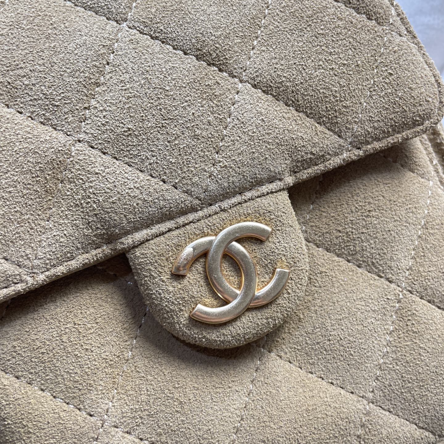Chanel Style Leather Tote Bag style reference detail image 7 from source 785902