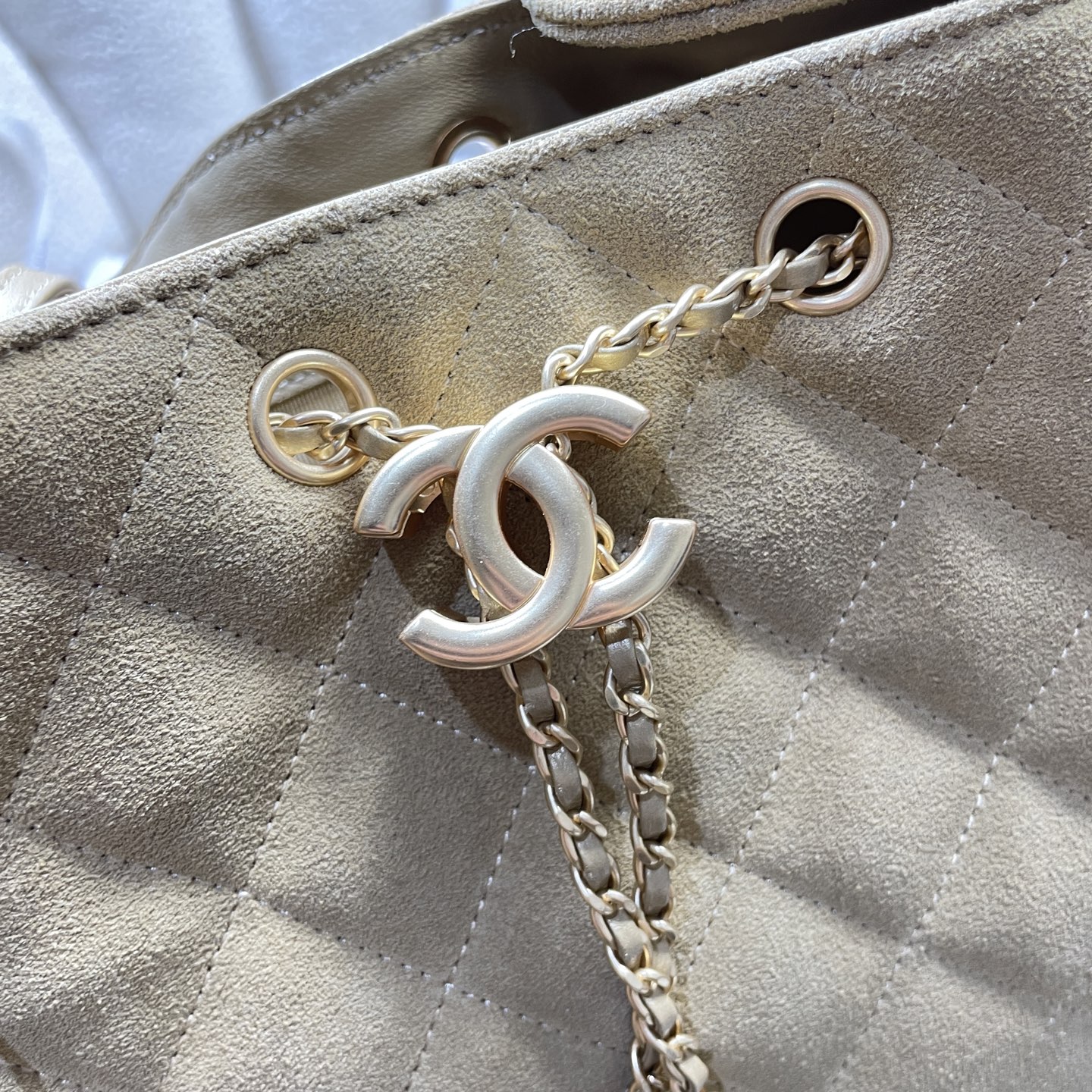 Chanel Style Leather Tote Bag style reference detail image 6 from source 785902