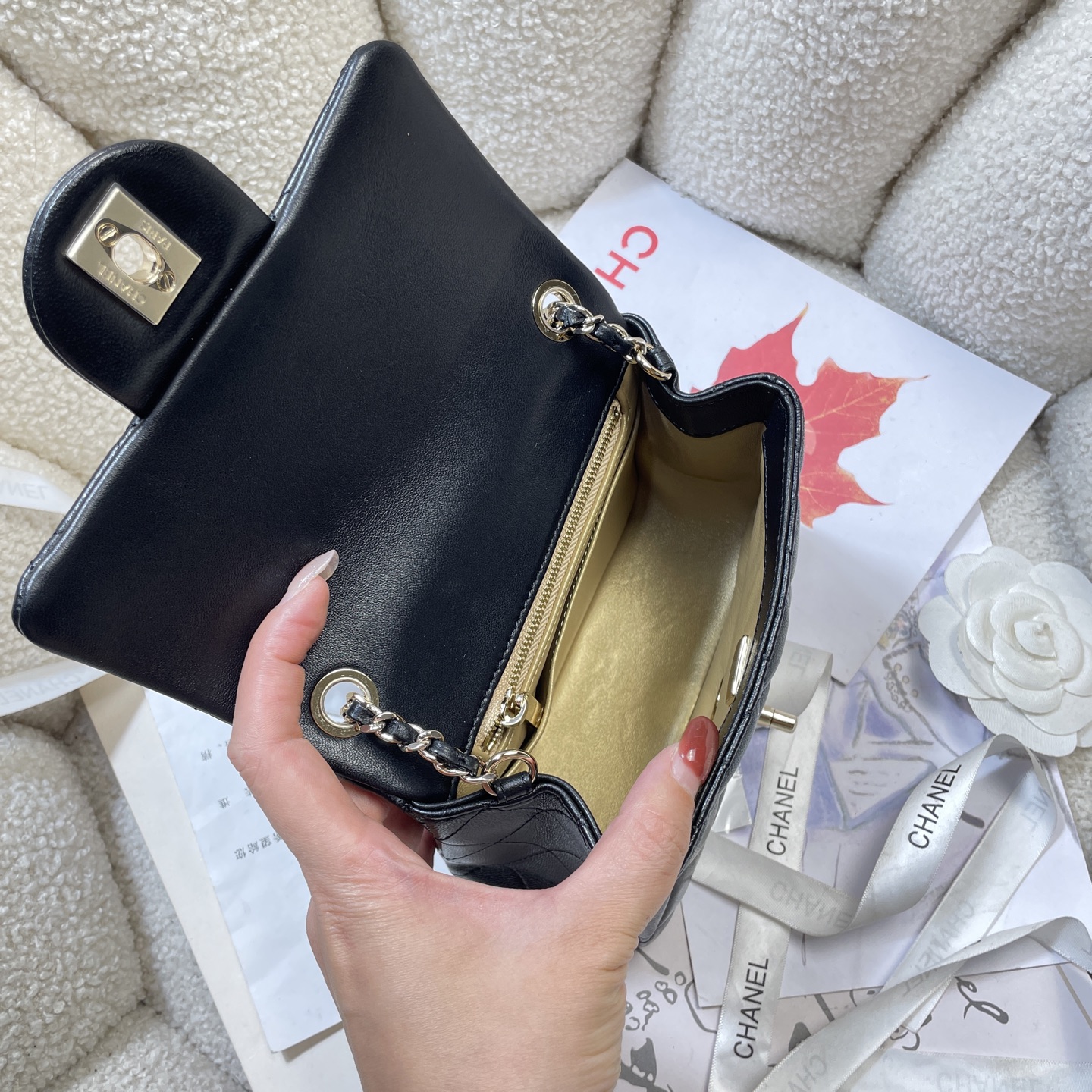 Chanel Style Shoulder Bag style reference detail image 8 from source 776582
