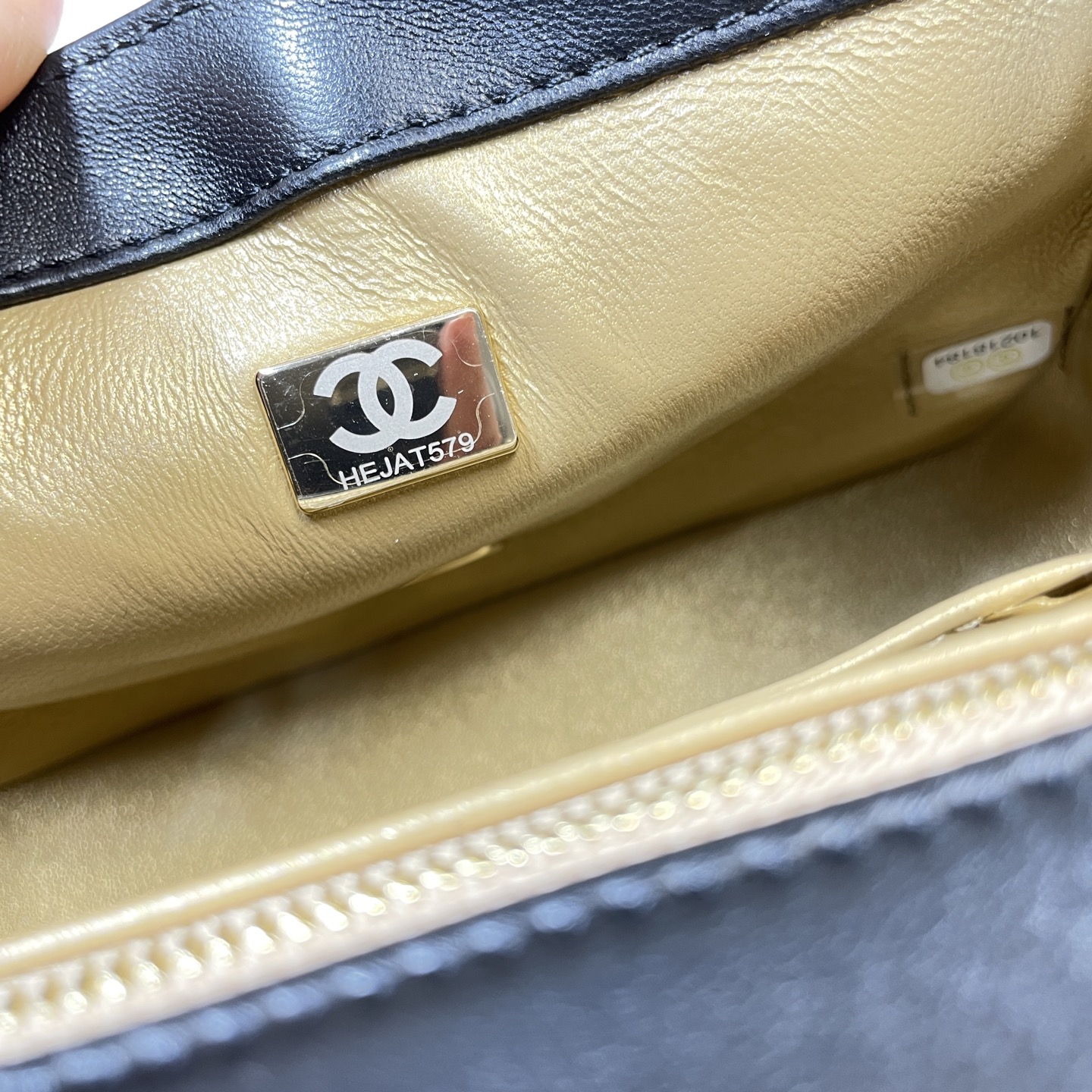 Chanel Style Shoulder Bag style reference detail image 9 from source 776582