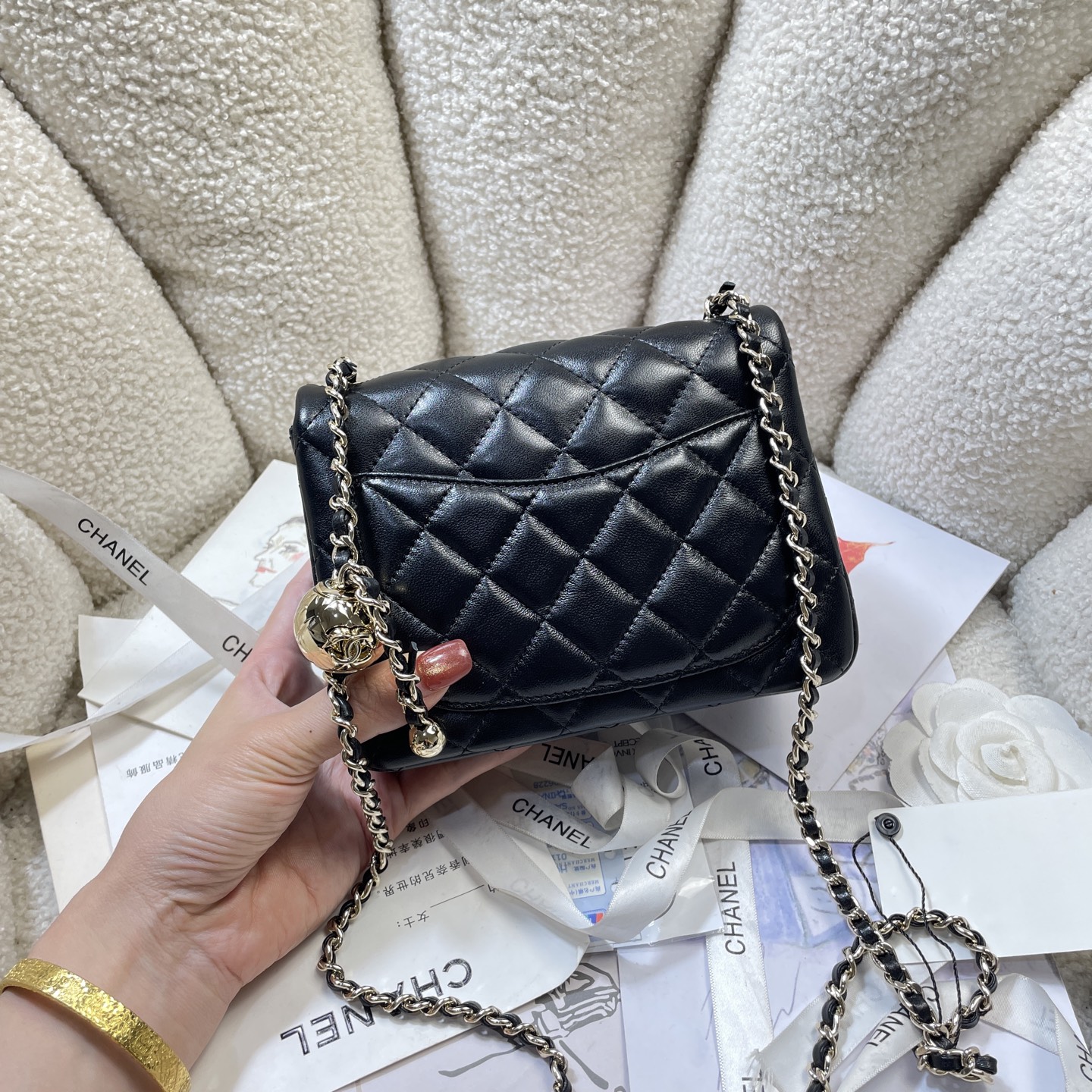 Chanel Style Shoulder Bag style reference detail image 4 from source 776582