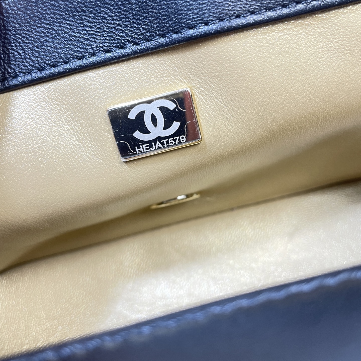 Chanel Style Shoulder Bag style reference detail image 8 from source 776592