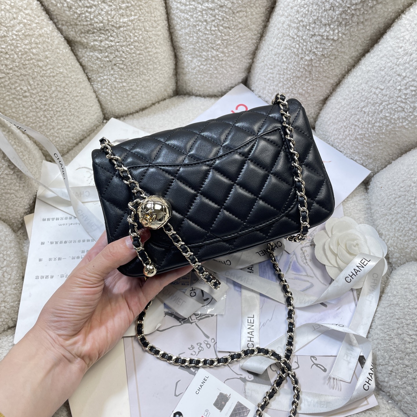 Chanel Style Shoulder Bag style reference detail image 4 from source 776592