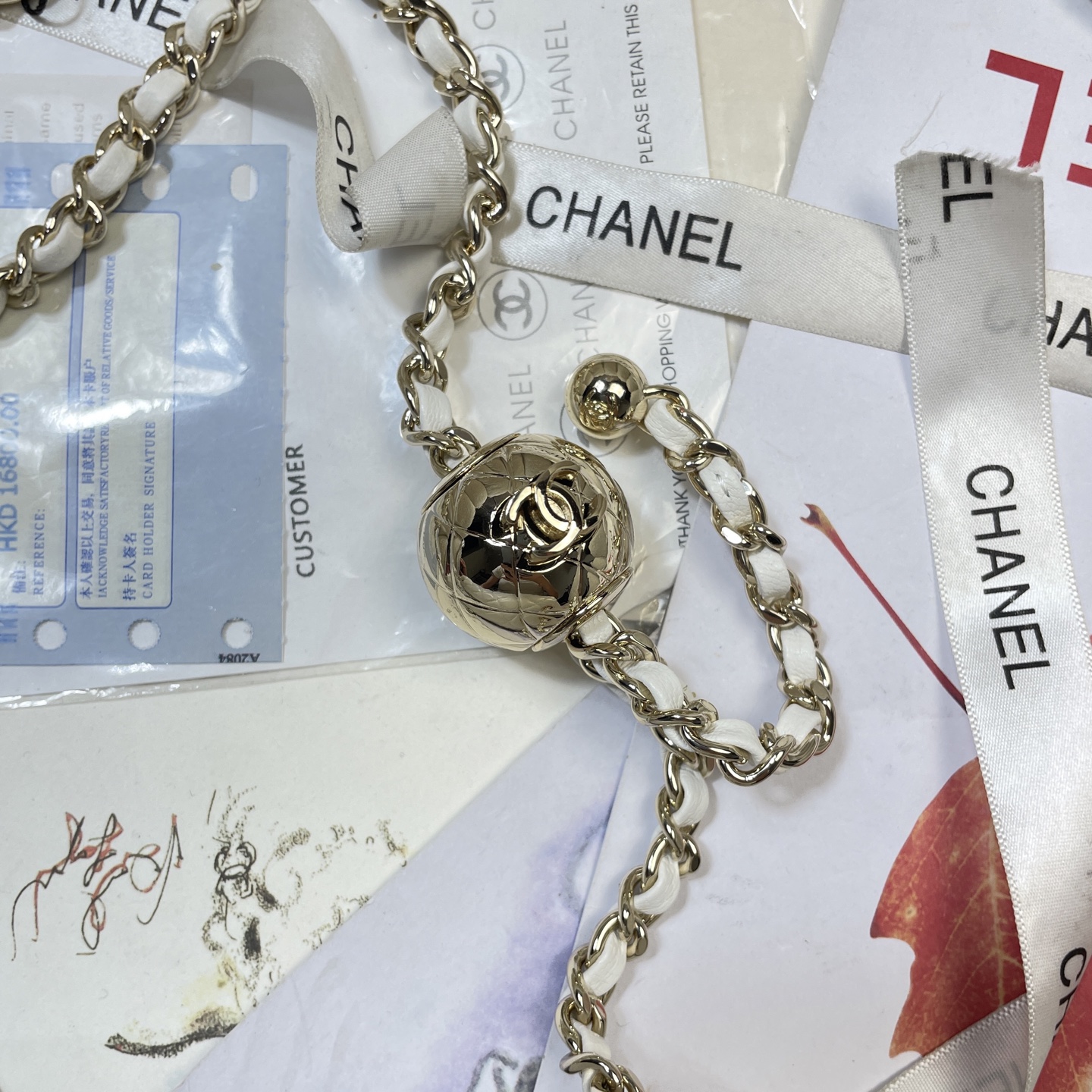 Chanel Style White Shoulder Bag style reference detail image 6 from source 776593