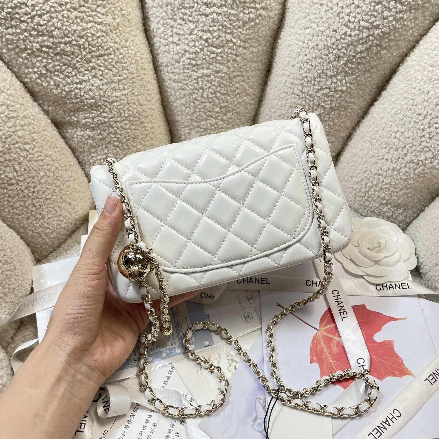 Chanel Style White Shoulder Bag style reference detail image 4 from source 776593
