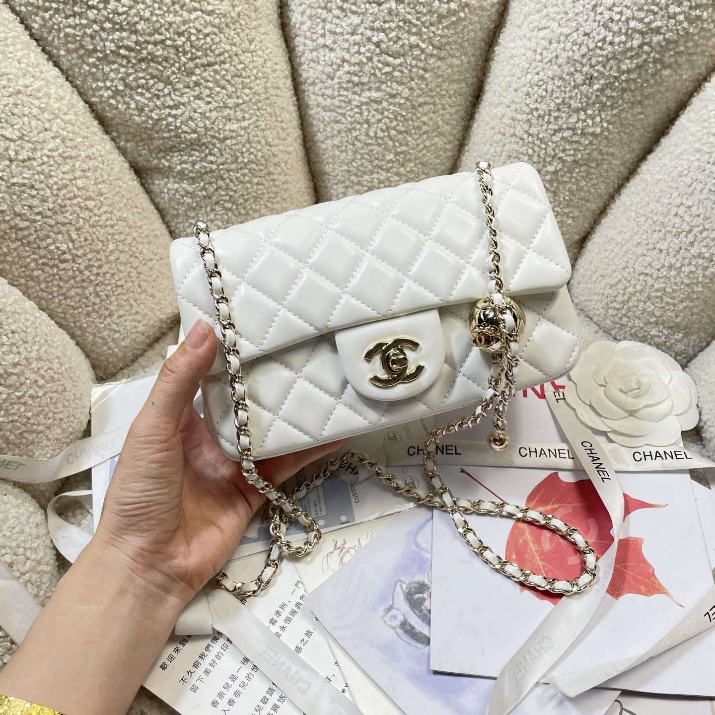 Chanel Style White Shoulder Bag style reference detail image 2 from source 776593