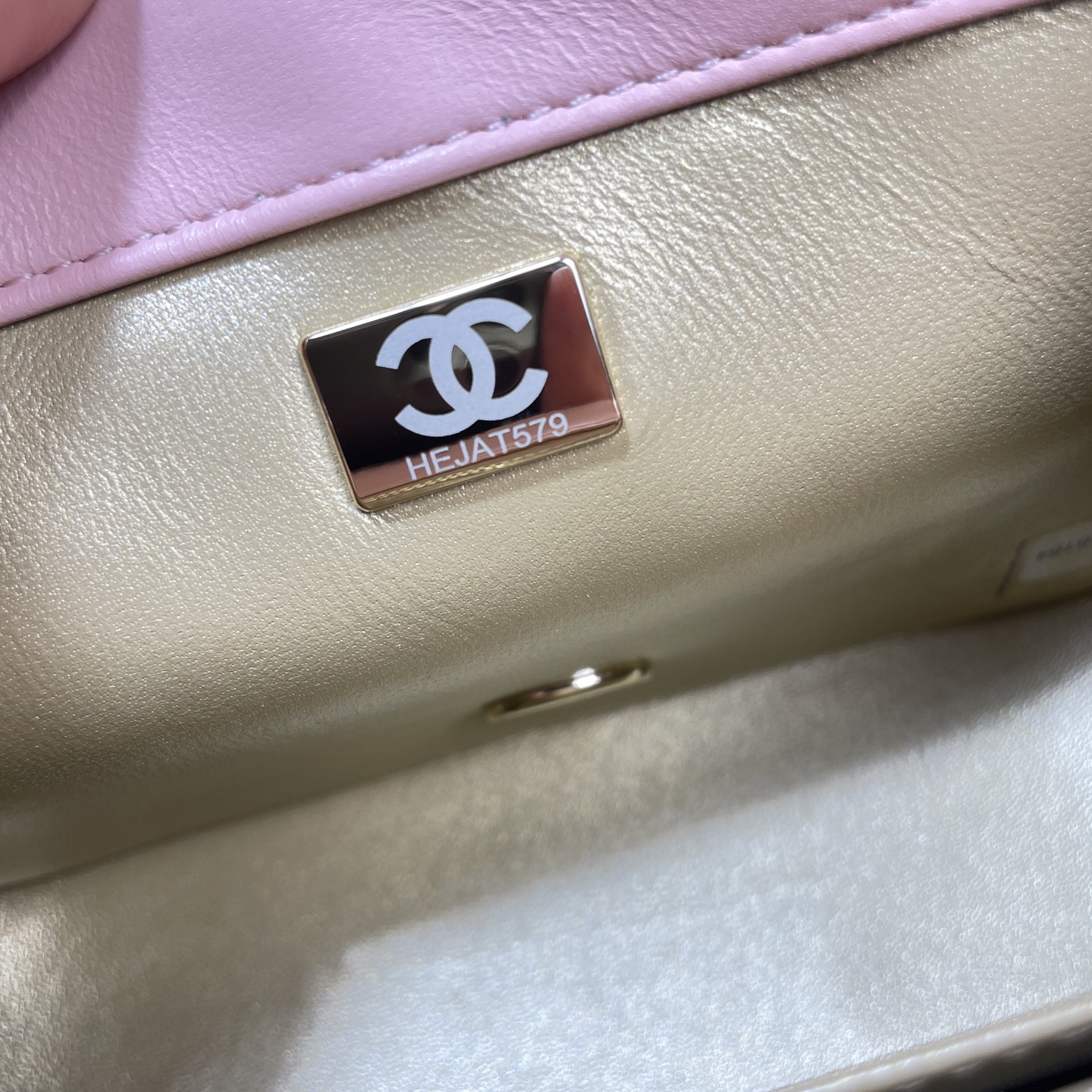 Chanel Style Pink Shoulder Bag style reference detail image 7 from source 776574