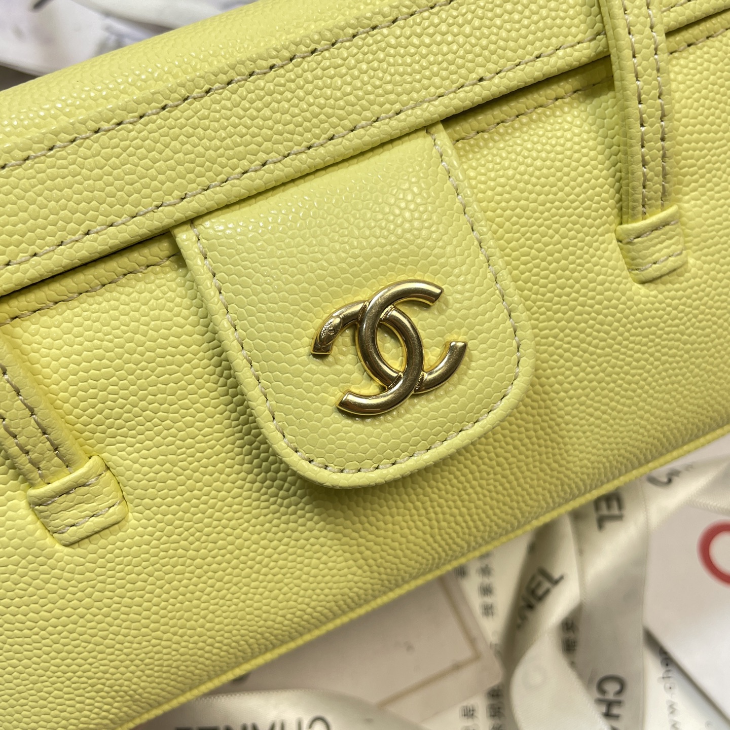 Chanel Style Shoulder Bag style reference detail image 6 from source 785957