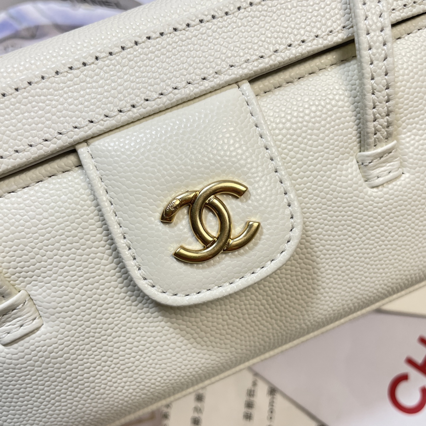 Chanel Style Shoulder Bag style reference detail image 6 from source 785941