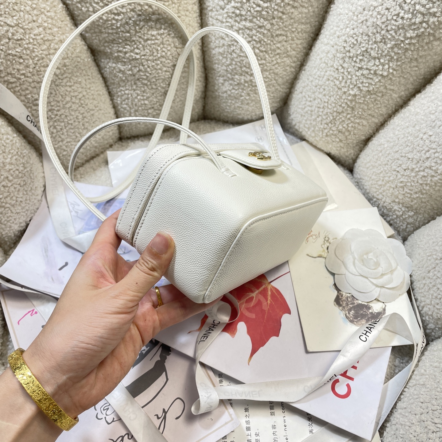 Chanel Style Shoulder Bag style reference detail image 3 from source 785941
