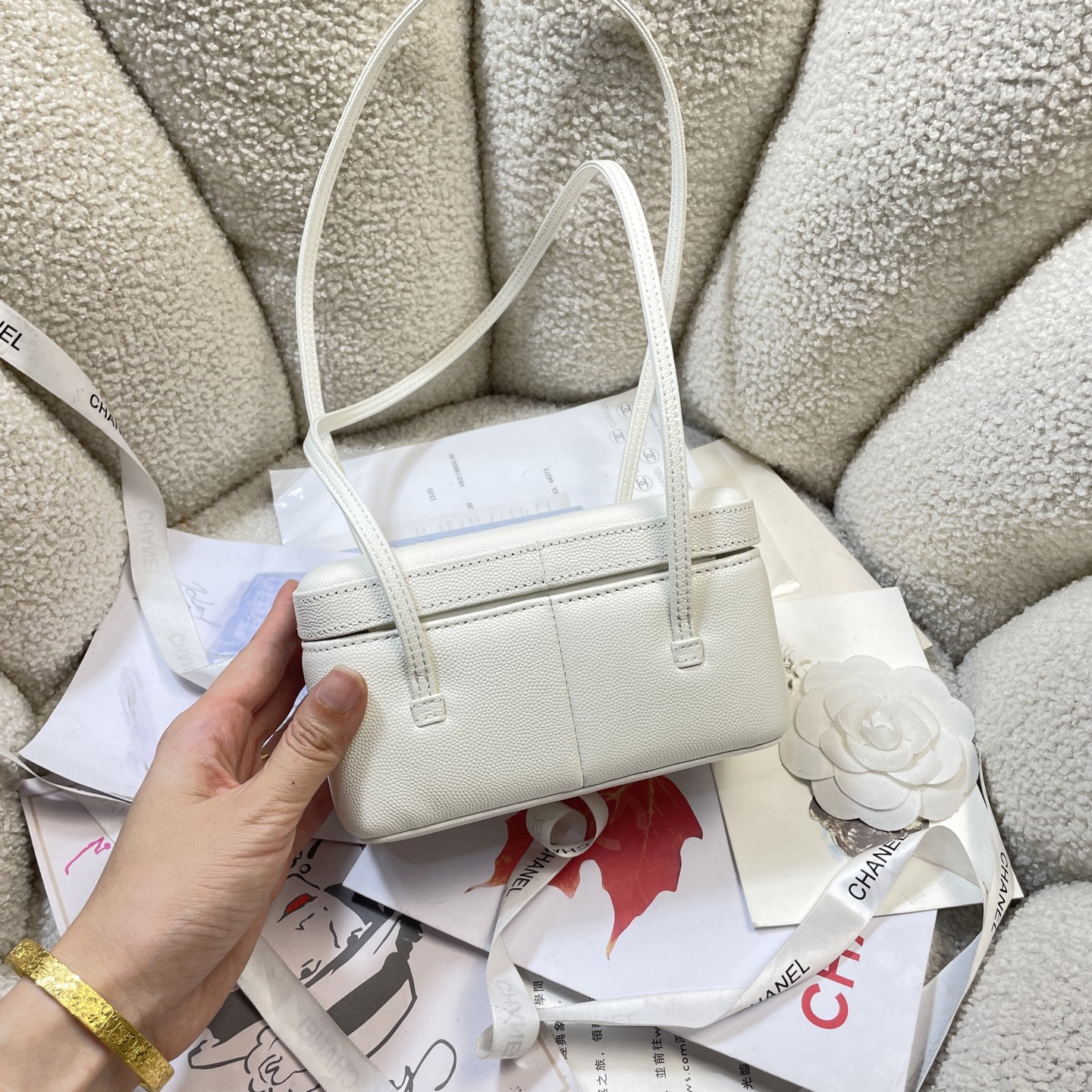 Chanel Style Shoulder Bag style reference detail image 4 from source 785941