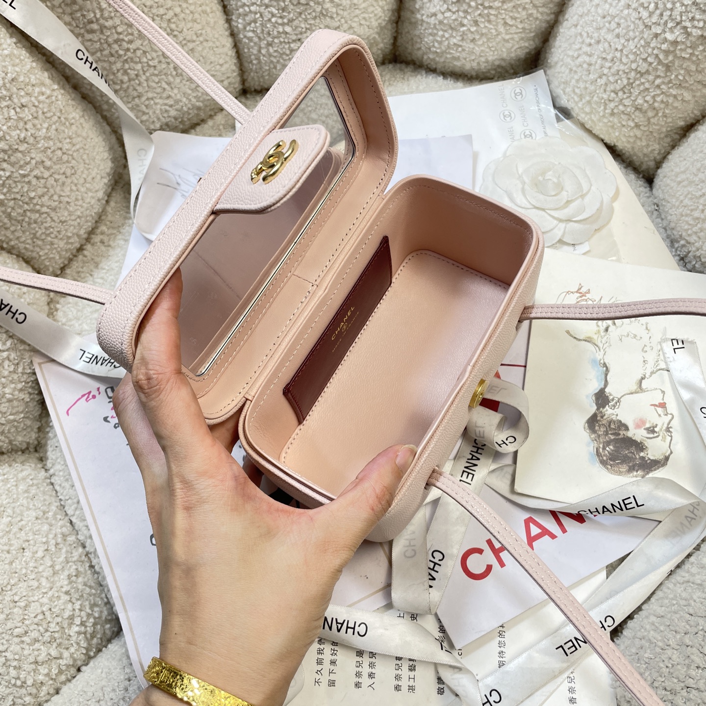 Chanel Style Shoulder Bag style reference detail image 8 from source 785964