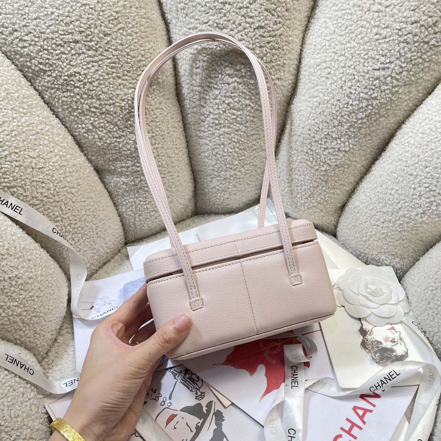 Chanel Style Shoulder Bag style reference detail image 4 from source 785964