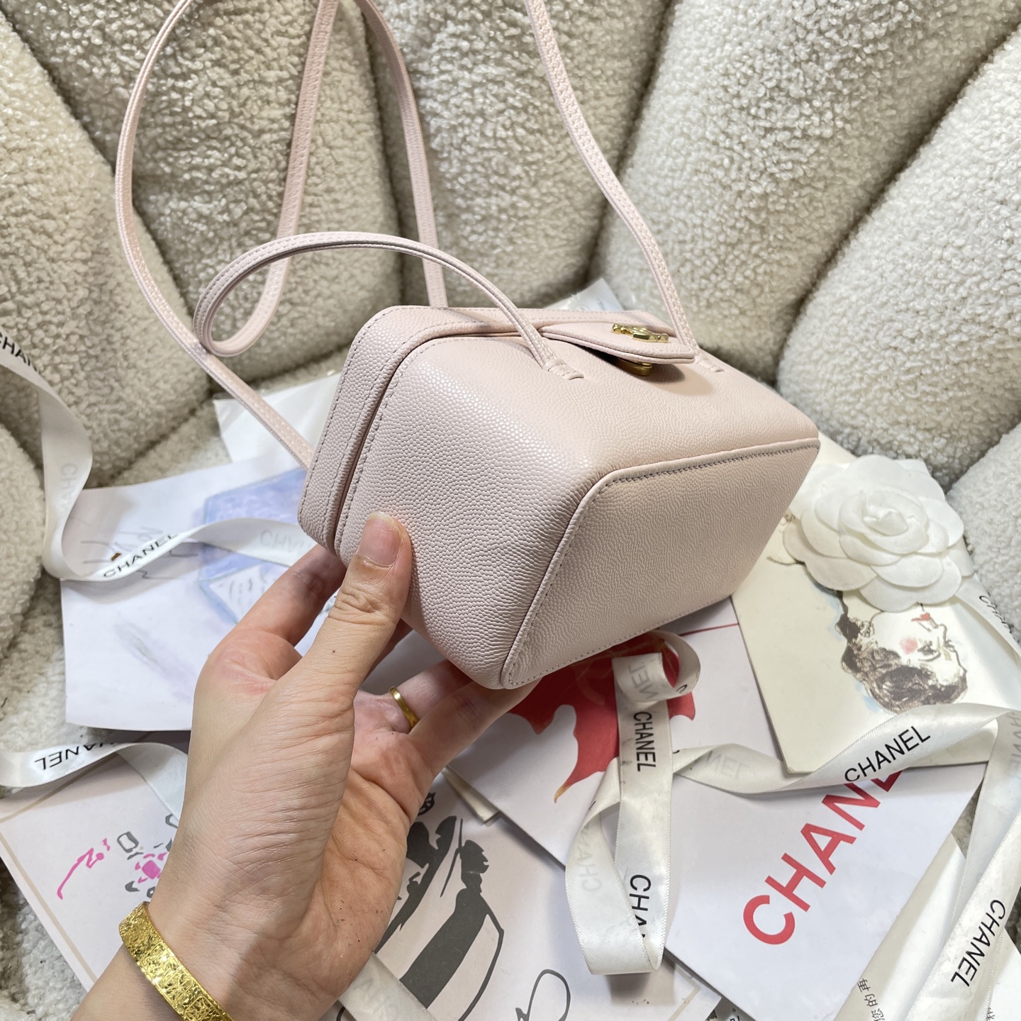 Chanel Style Shoulder Bag style reference detail image 3 from source 785964