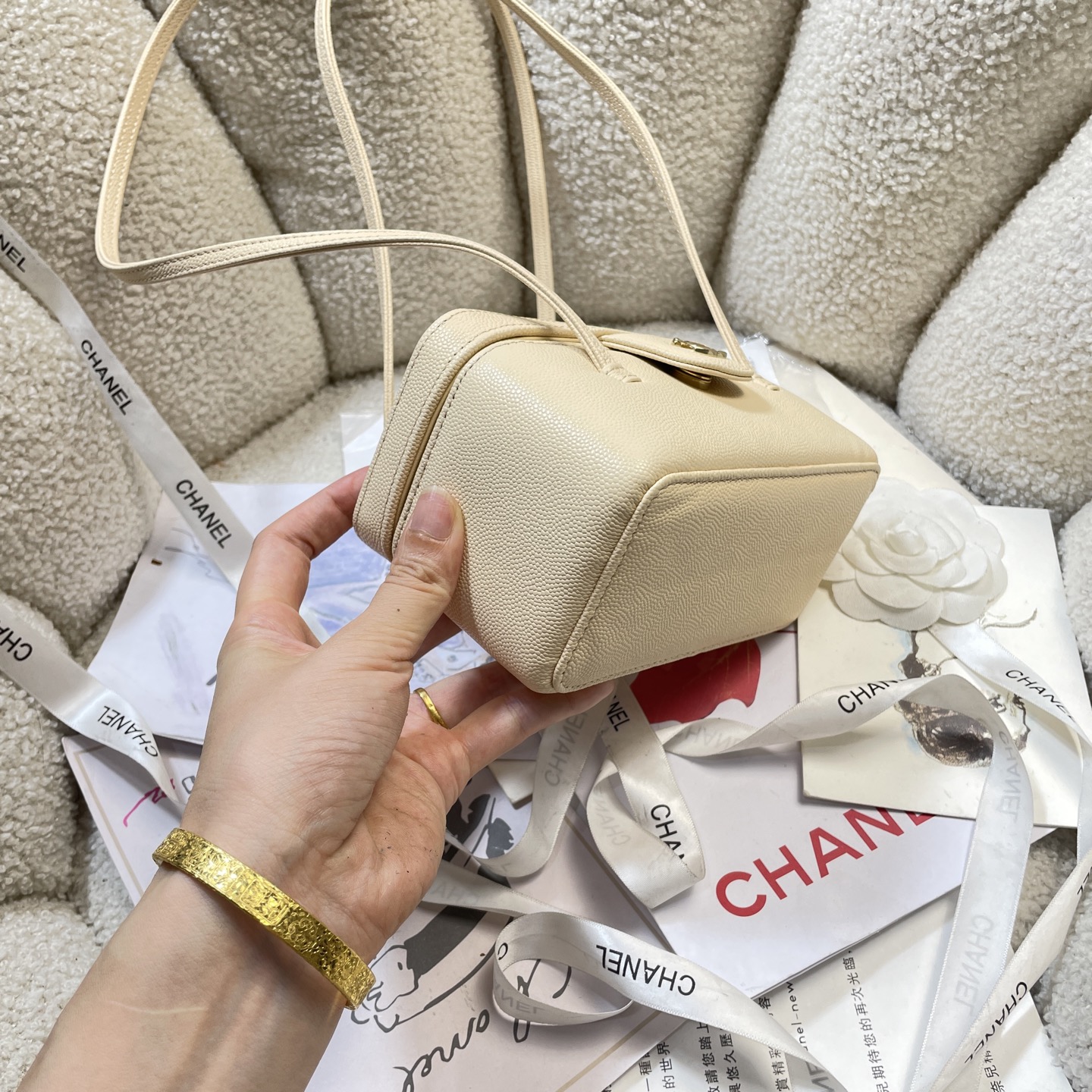 Chanel Style Shoulder Bag style reference detail image 3 from source 785950