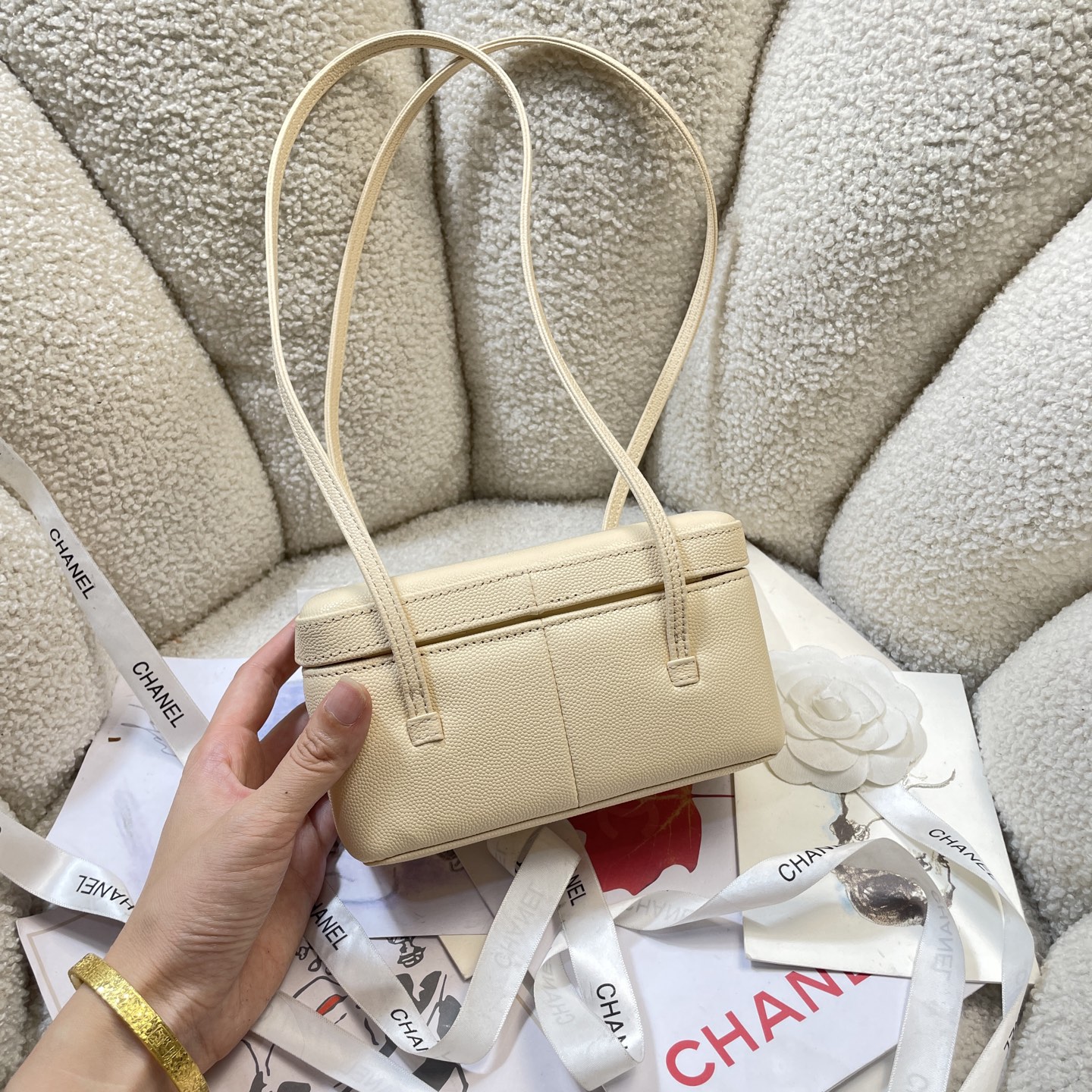 Chanel Style Shoulder Bag style reference detail image 4 from source 785950